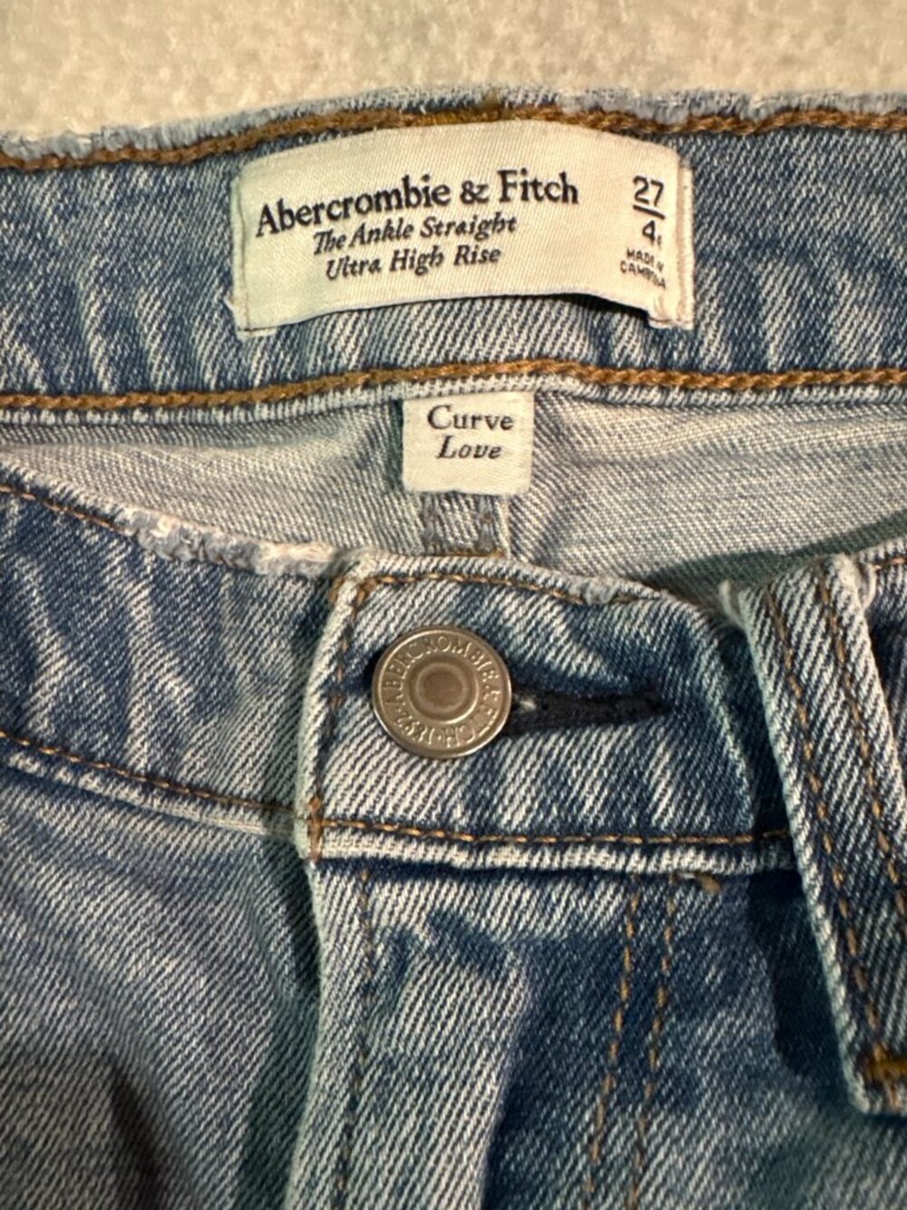 Abercrombie Curve Love Ultra High Rise Ankle Straight Jeans 27/4 Light Wash